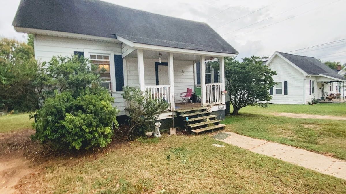 House purchased as-is on W 4th Ave in Gastonia, NC